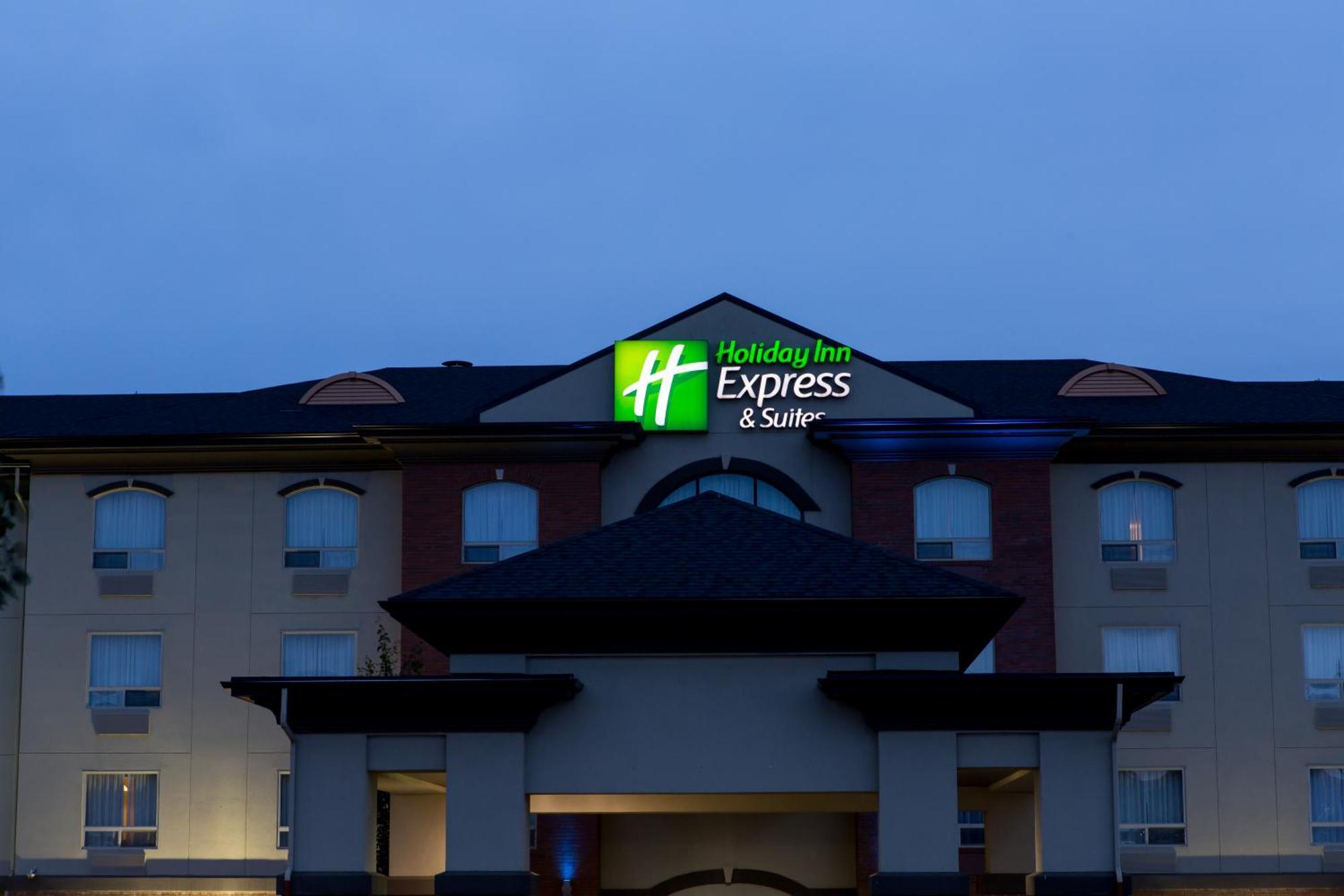 Holiday Inn Express & Suites Drayton Valley By Ihg Exterior foto