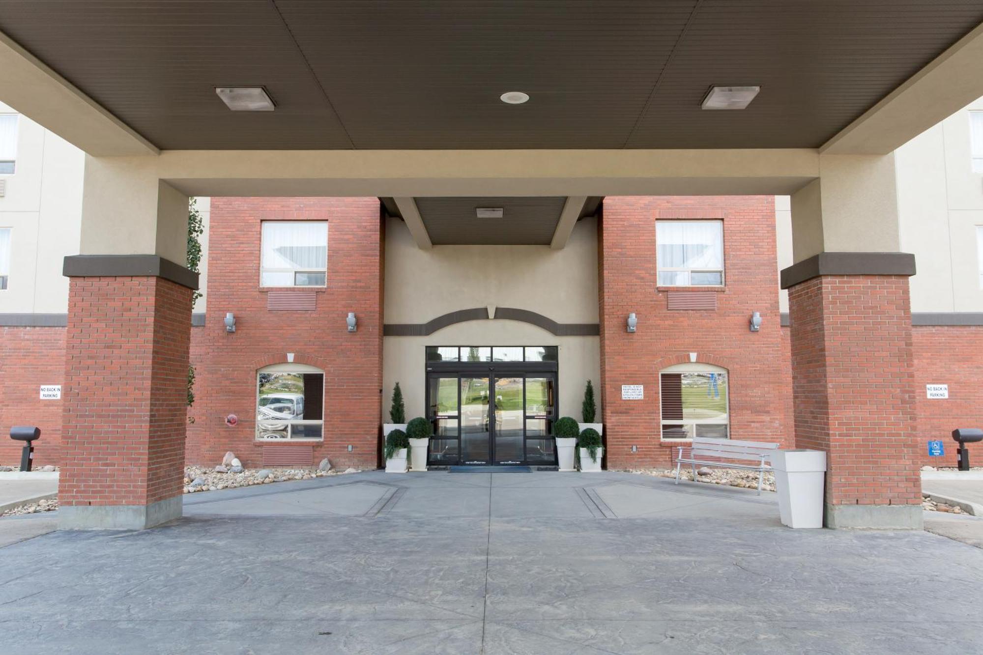 Holiday Inn Express & Suites Drayton Valley By Ihg Exterior foto