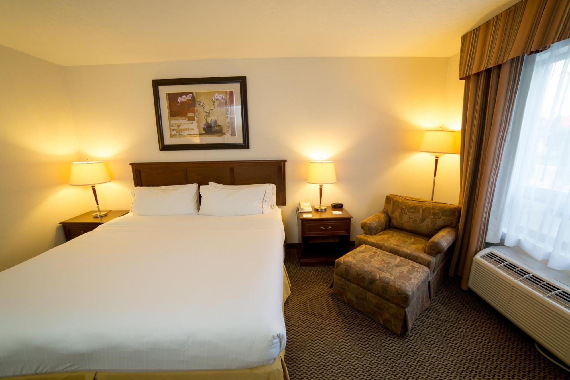 Holiday Inn Express & Suites Drayton Valley By Ihg Exterior foto
