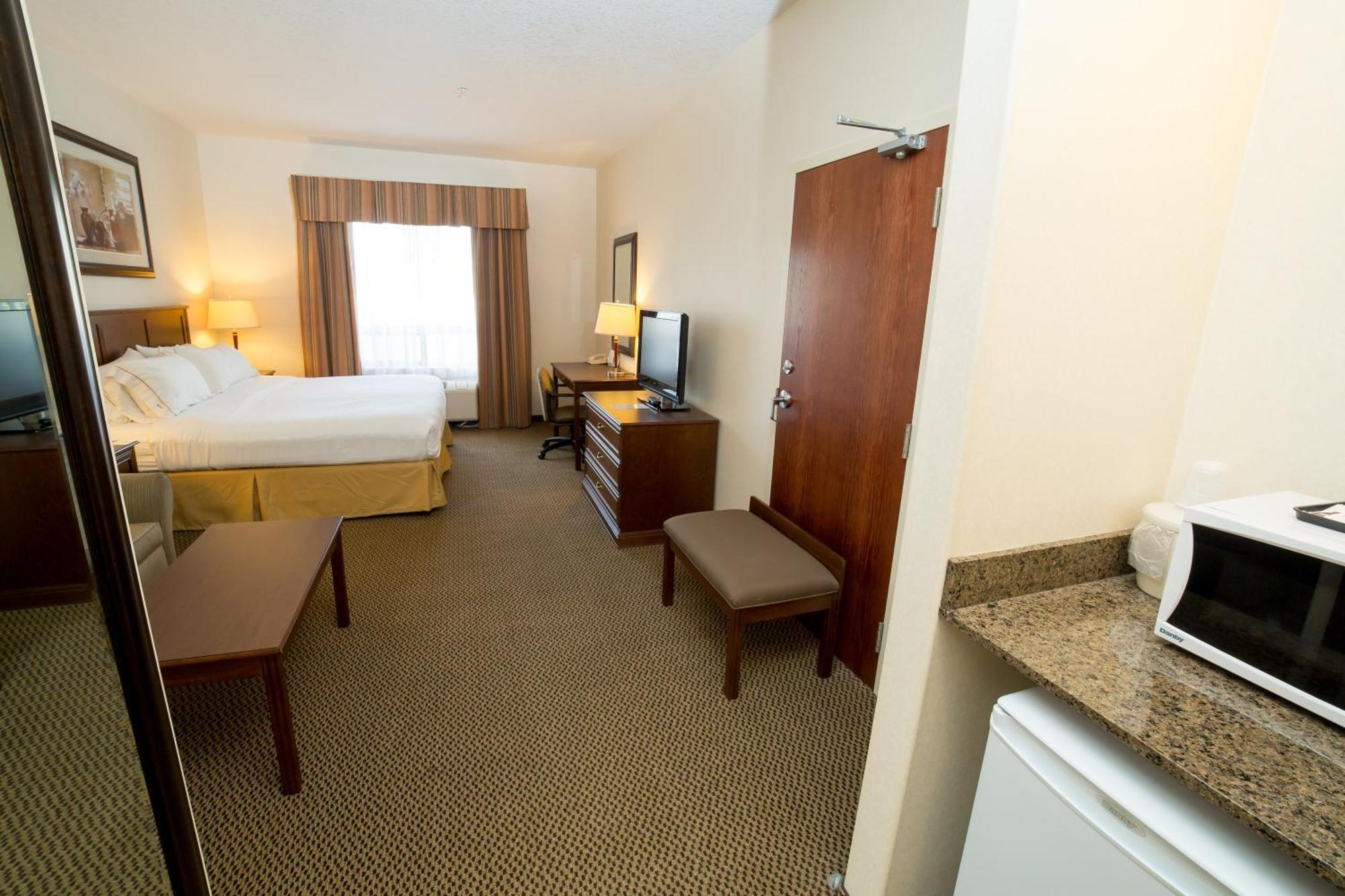 Holiday Inn Express & Suites Drayton Valley By Ihg Exterior foto