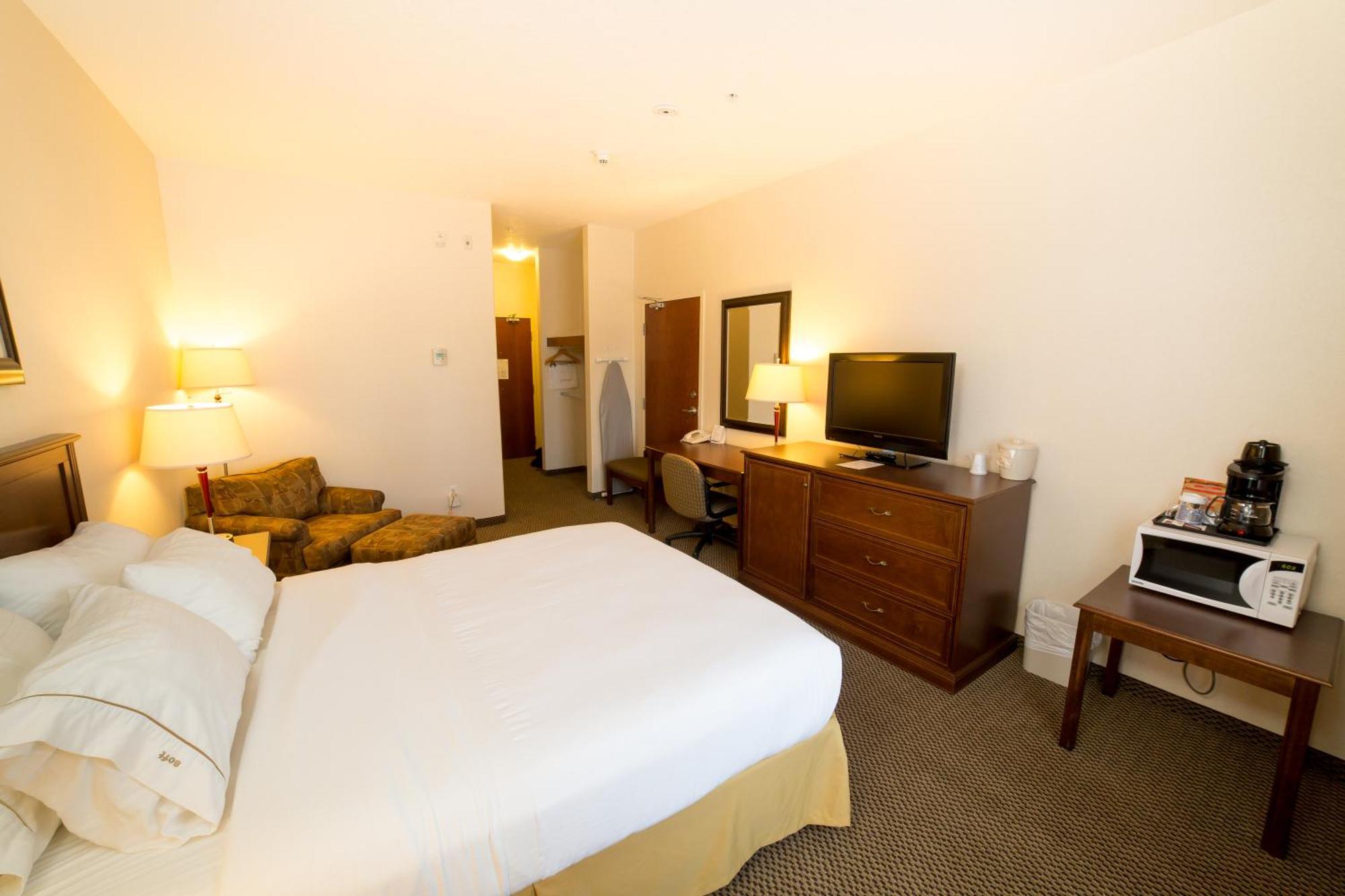 Holiday Inn Express & Suites Drayton Valley By Ihg Exterior foto