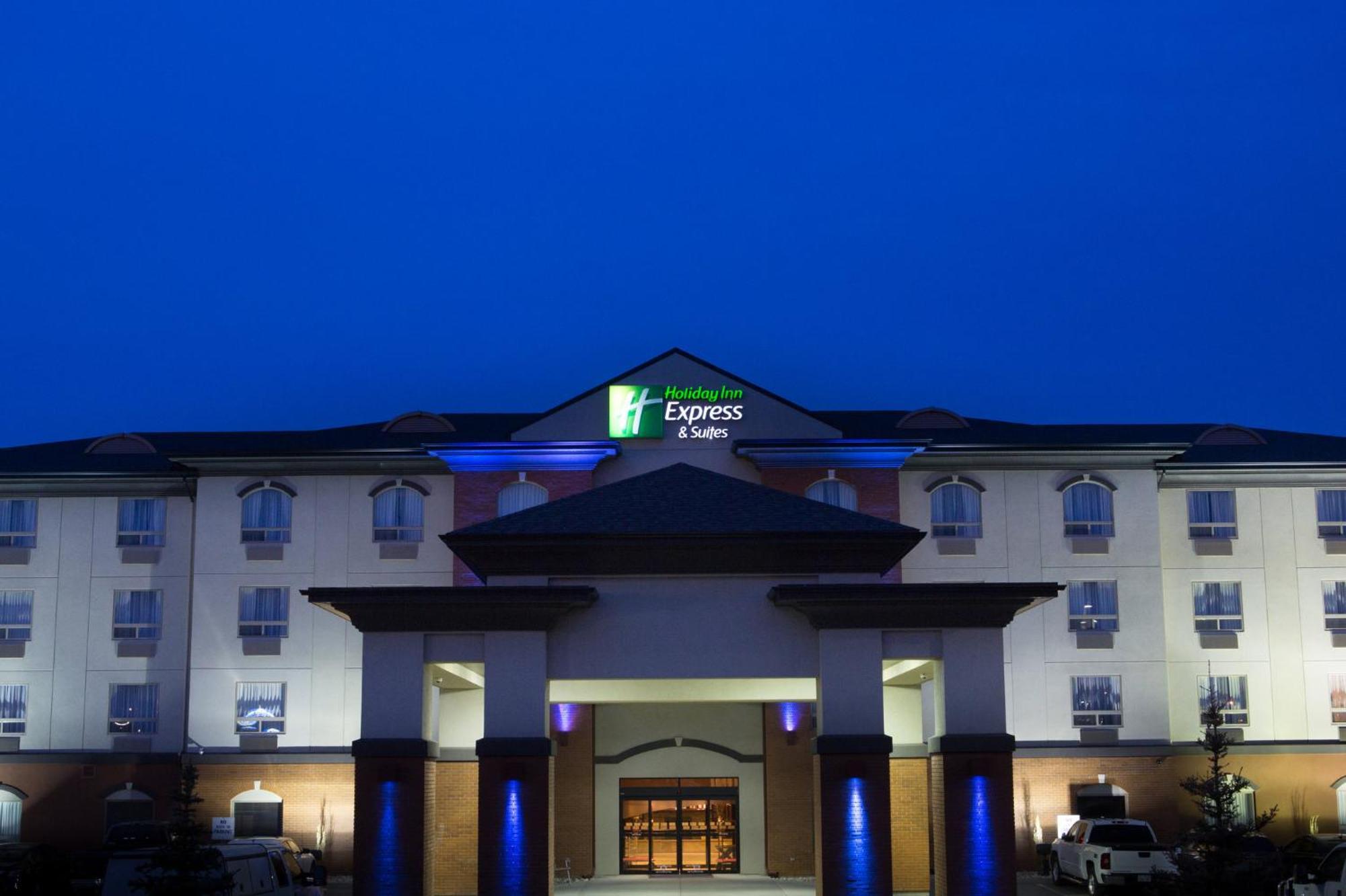 Holiday Inn Express & Suites Drayton Valley By Ihg Exterior foto