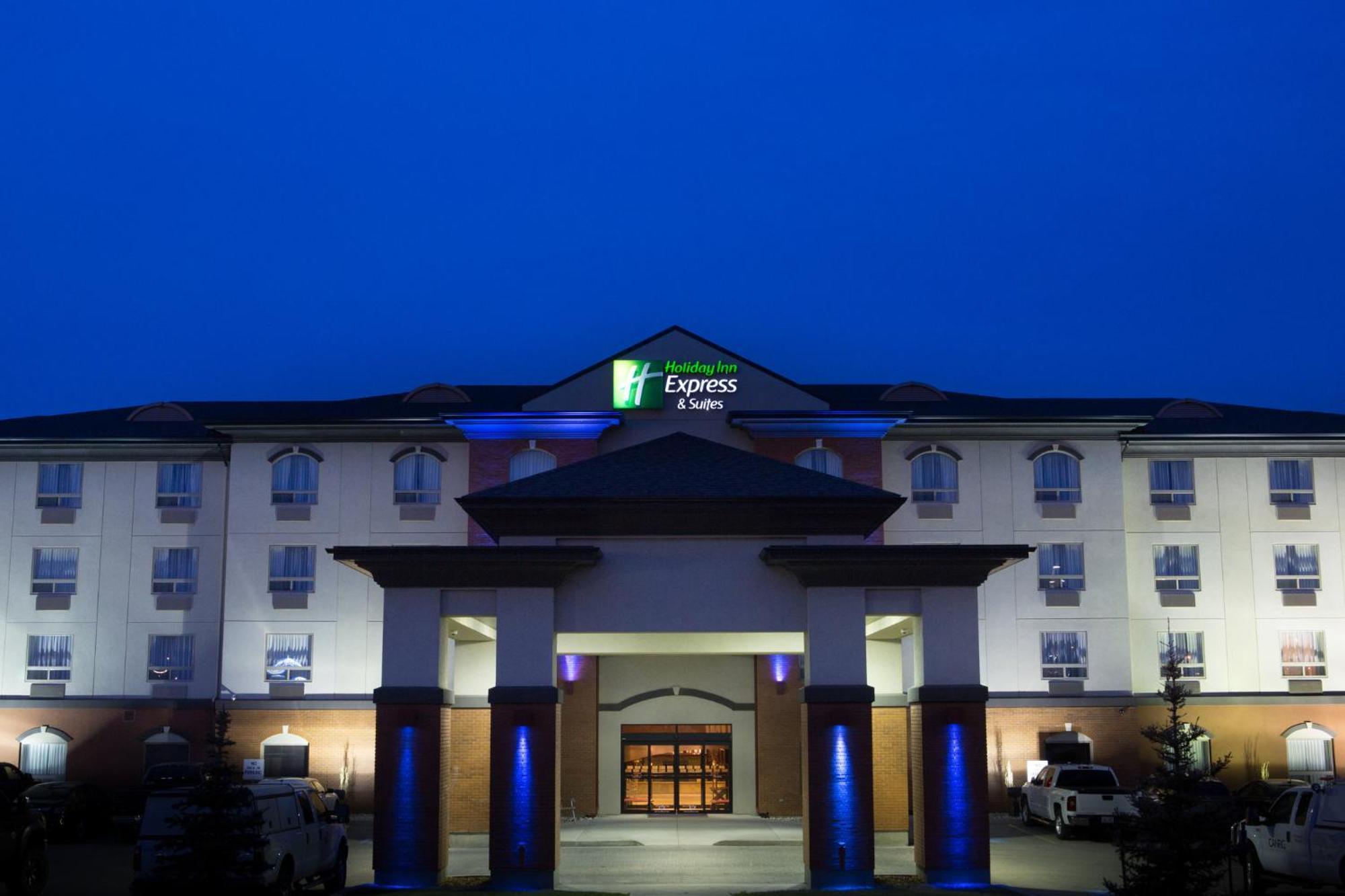 Holiday Inn Express & Suites Drayton Valley By Ihg Exterior foto